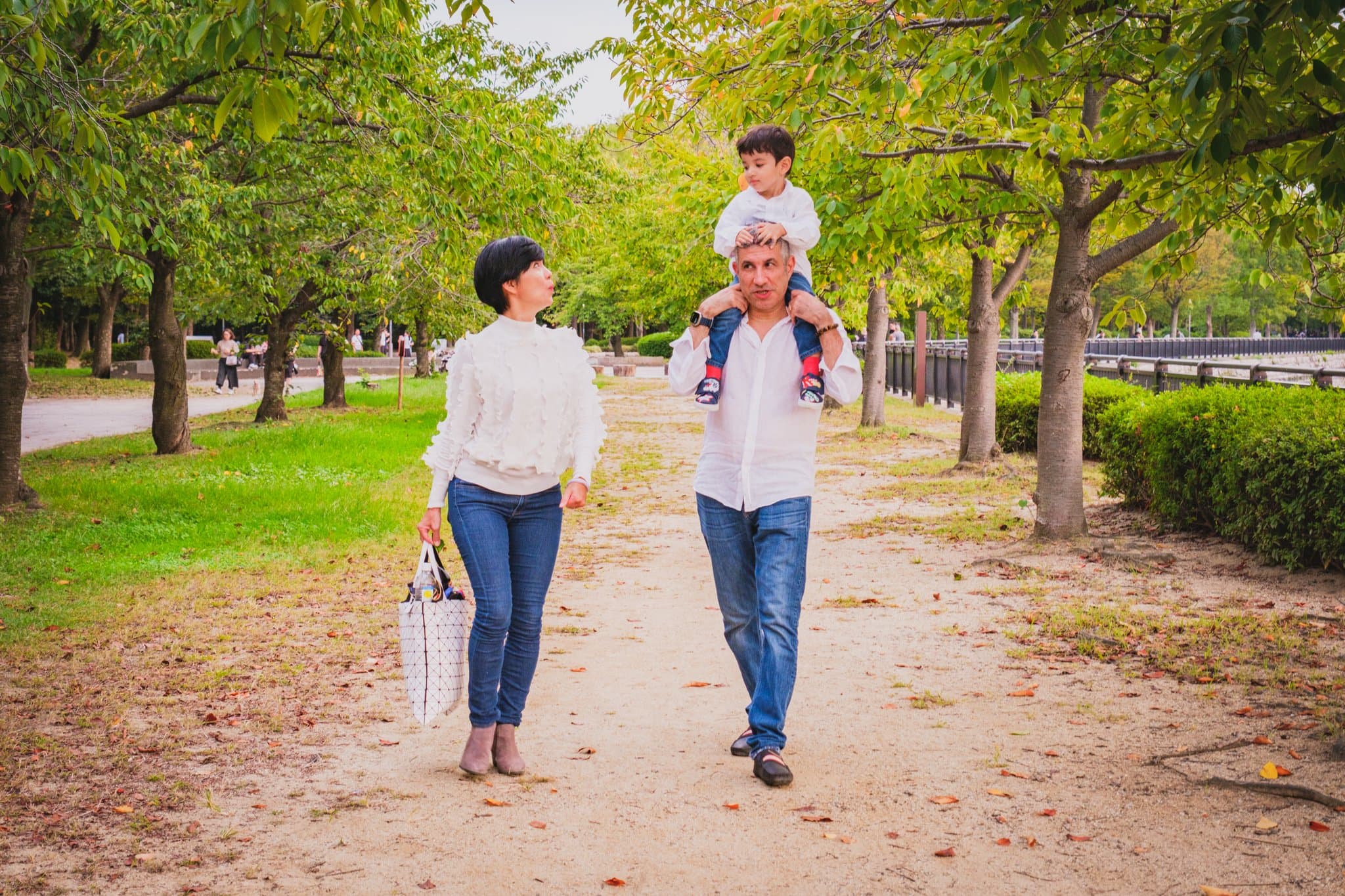 Family portrait in Osaka · Kansai Snaps